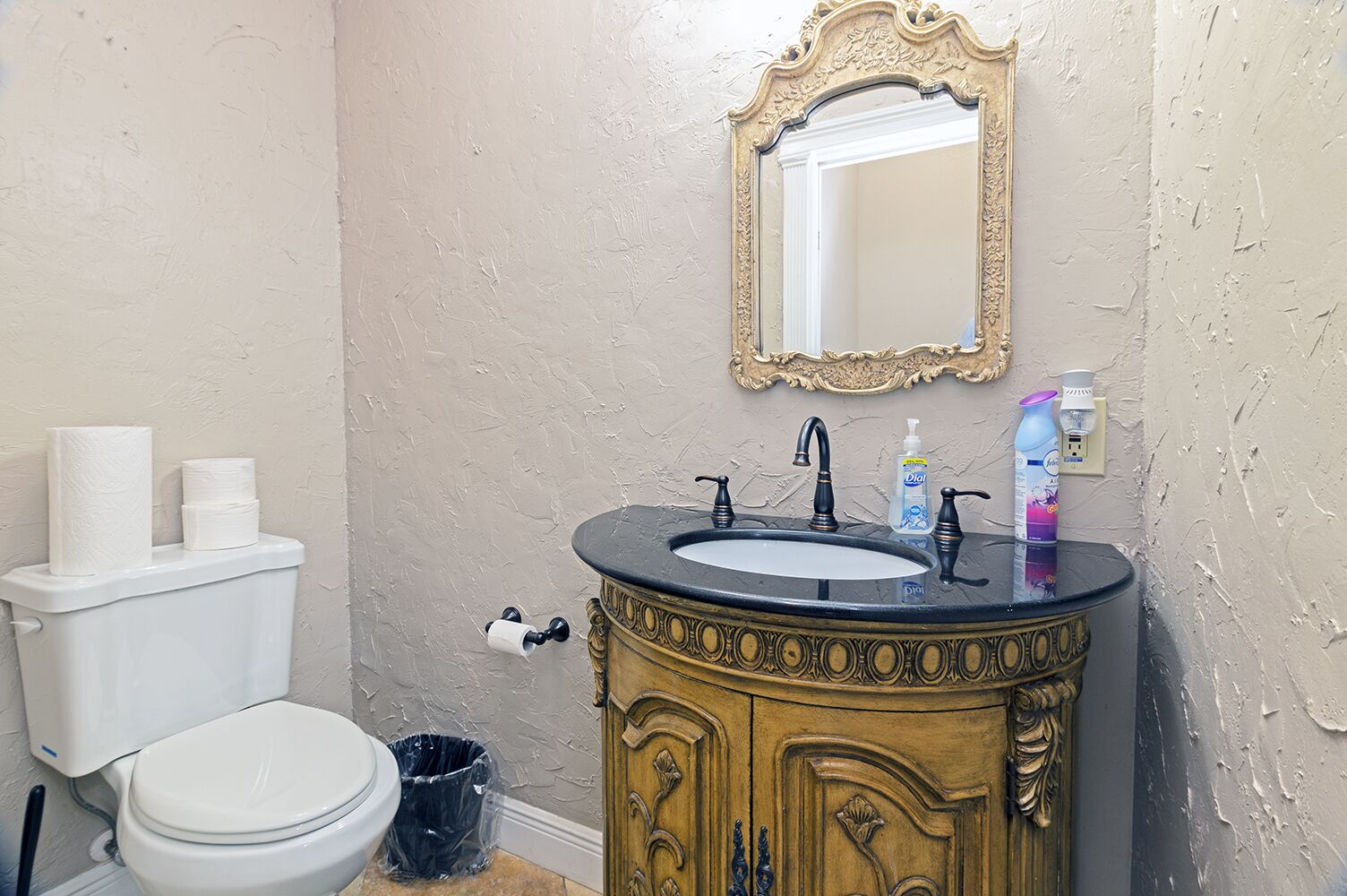 Massive waterfront Villa (Gated)