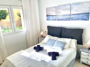 2 bedrooms, desk, iron/ironing board, travel crib