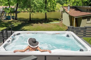 Bain à remous extérieur