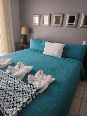 3 bedrooms, in-room safe, desk, iron/ironing board