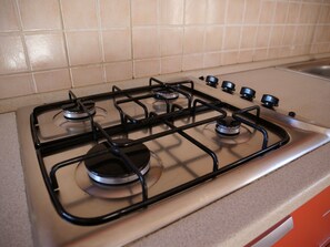 Réfrigérateur, plaque de cuisson