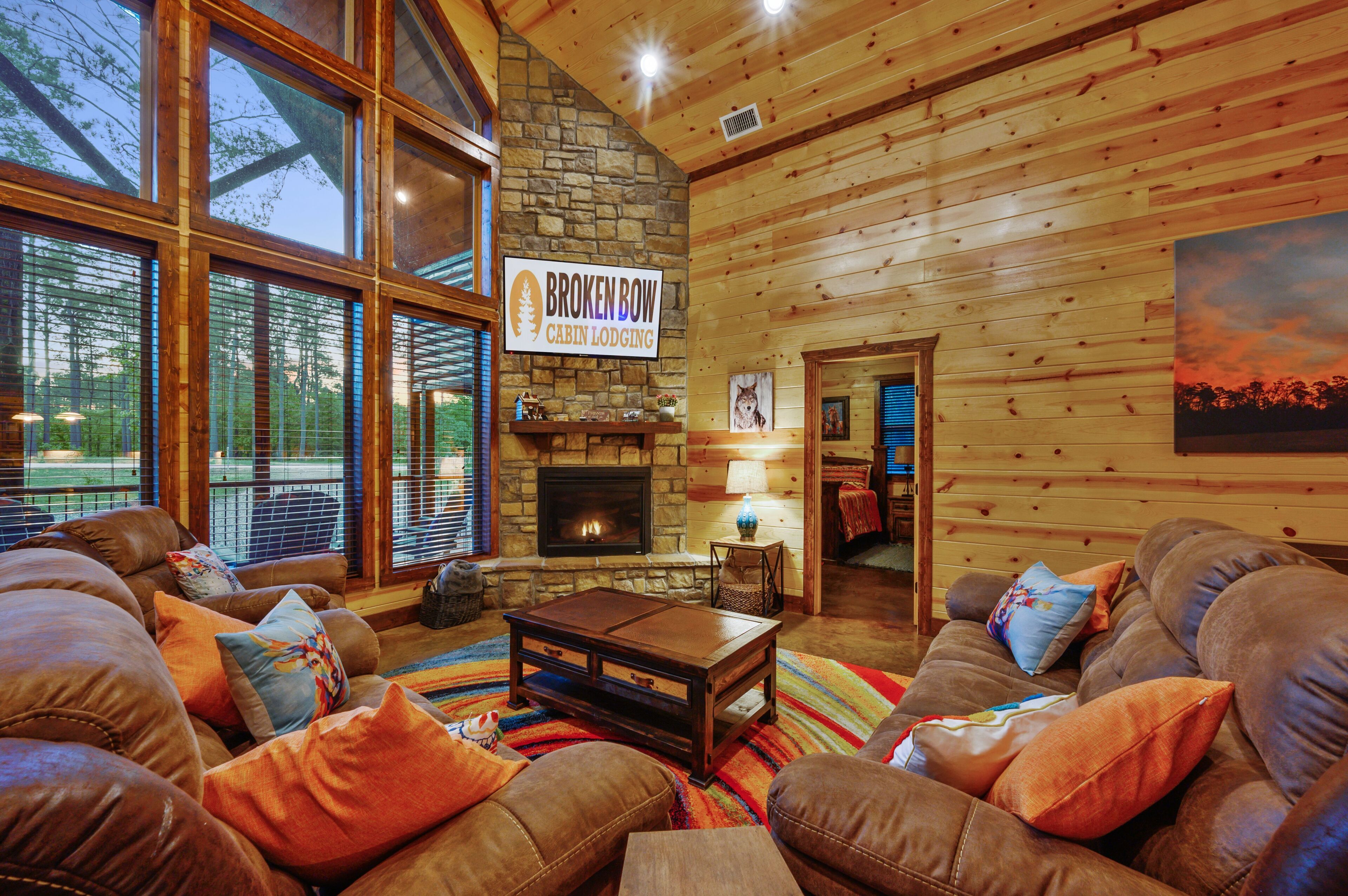 Lazy Pine Lodge: 4BR, 4BA, Sleeps 14