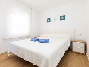 1 bedroom, travel cot, free WiFi