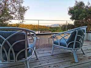 Terrace/patio - 4 bedroom villa with heated pool and sea view, 5 minutes from the beach (LECCI)