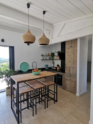 Dining - 4 bedroom villa with heated pool and sea view, 5 minutes from the beach (LECCI)