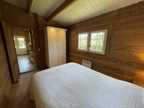 2 chambres, fer et planche à repasser, accès au Wi-Fi (inclus)