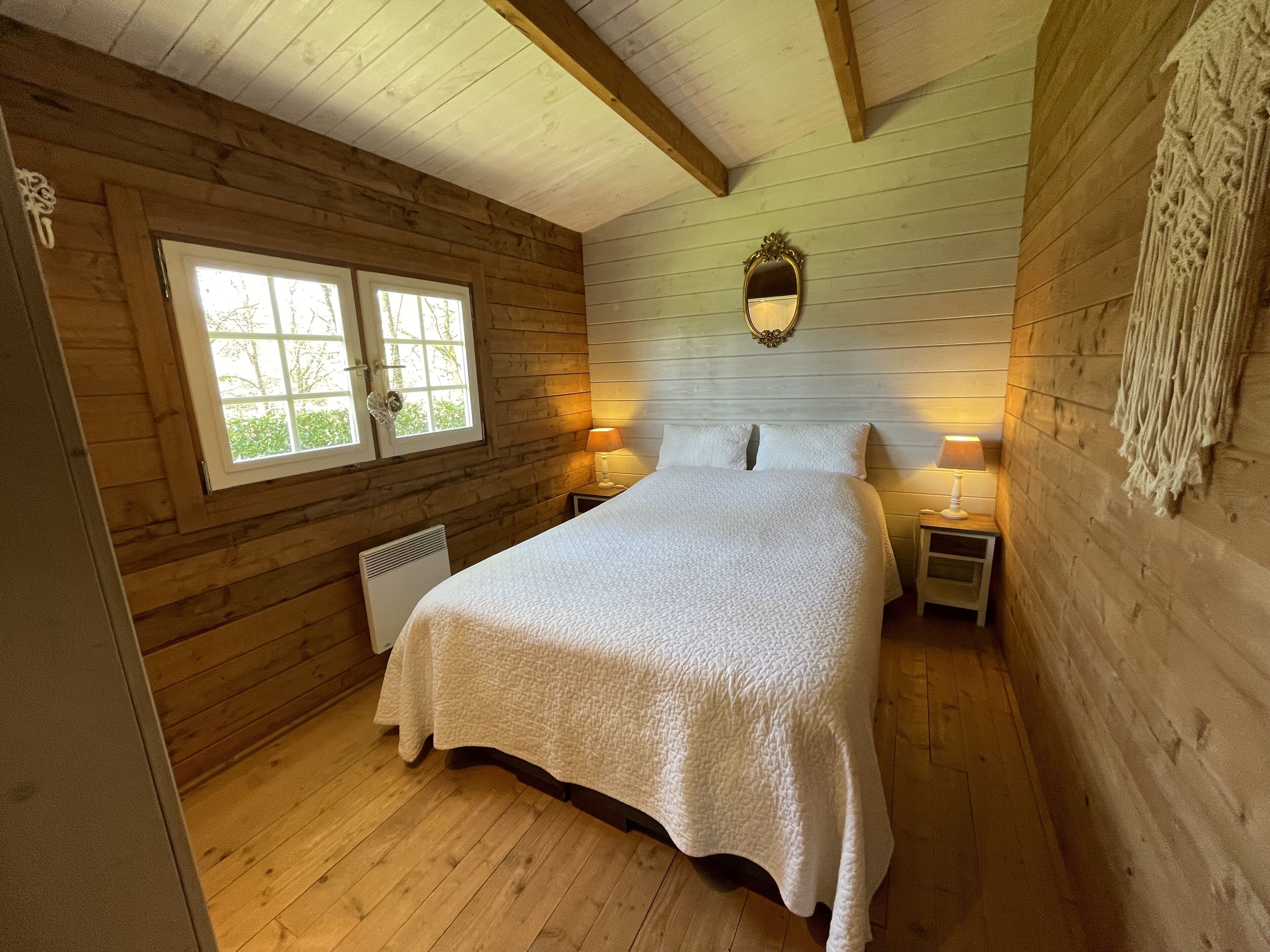2 chambres, fer et planche à repasser, Wi-Fi gratuit, draps fournis