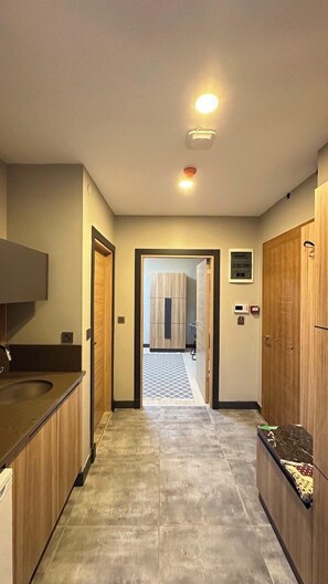 Comfort Suite | Private kitchen | Fridge, stovetop, coffee/tea maker, electric kettle