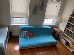 6 bedrooms, iron/ironing board, free WiFi, bed sheets