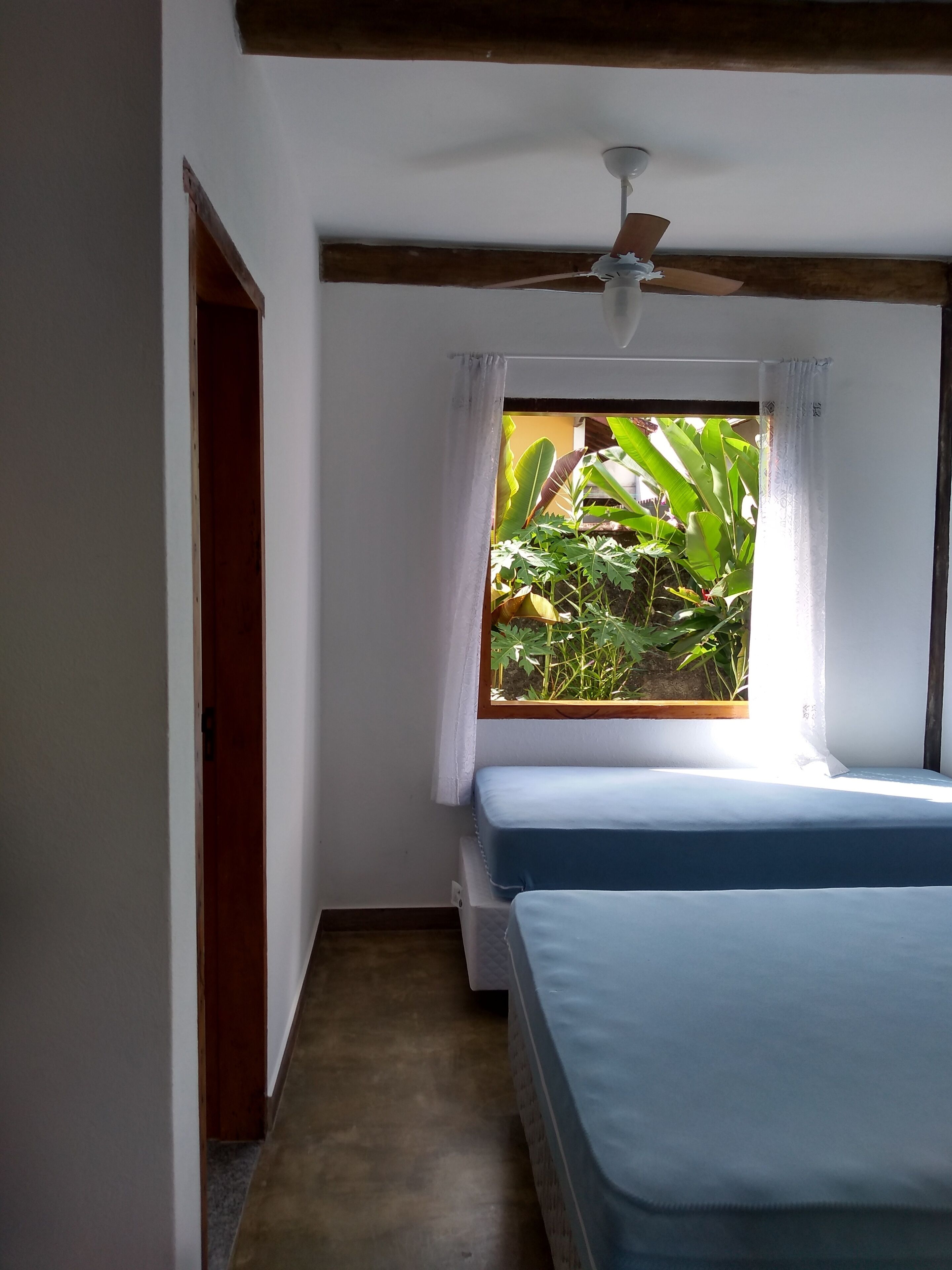 Rustic chalet on Lagoinha Beach