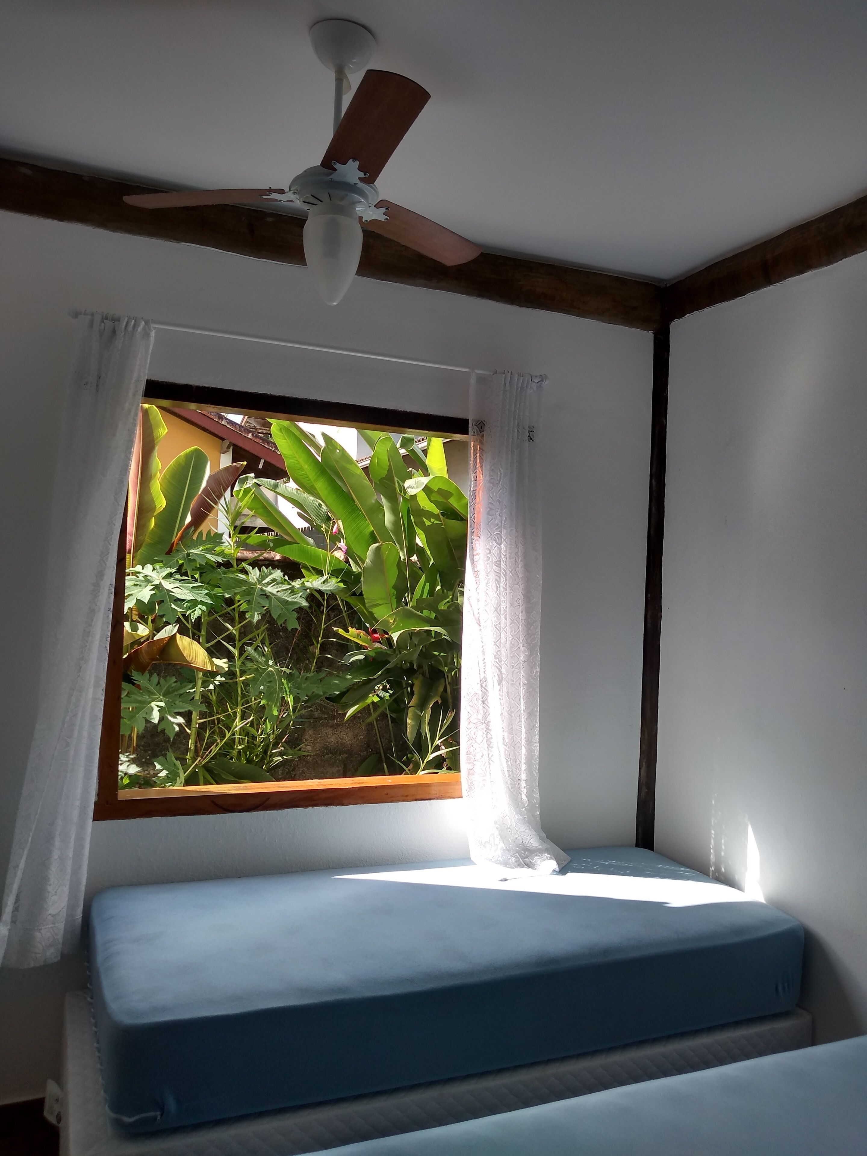 Rustic chalet on Lagoinha Beach