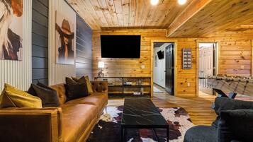 Smart TV, fireplace, Netflix, Hulu