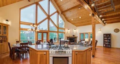 Whisperwood Lodge - Custom Country Lodge
