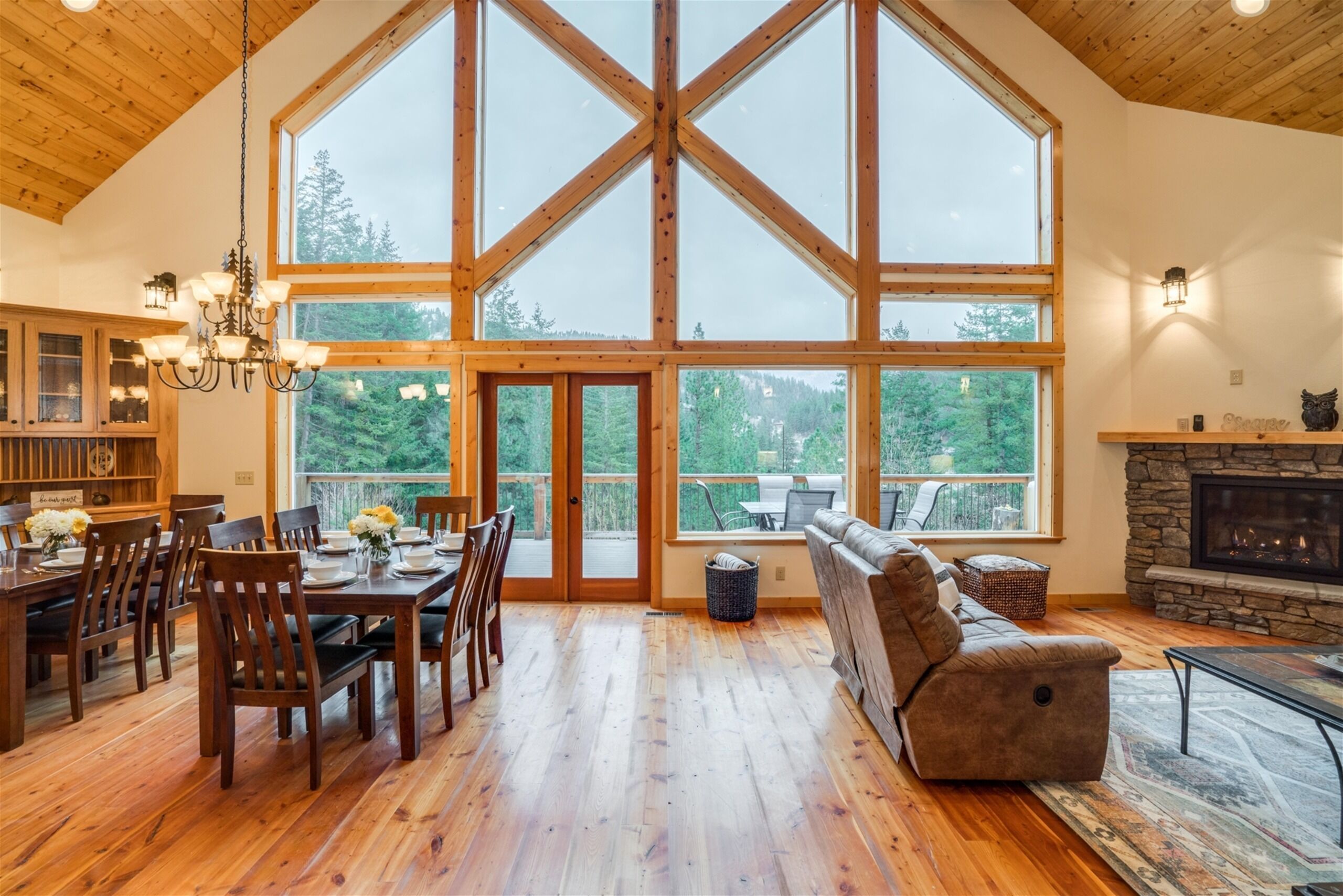 TV, fireplace, DVD player