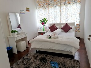 3 bedrooms, iron/ironing board, WiFi, bed sheets - Merpati Villa a reputable budget homestay located in Sungai Petani Town. (Sungai Petani)