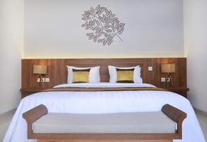 2 bedrooms, in-room safe, iron/ironing board, WiFi