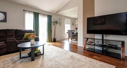 4BR close to Springfield 30 min to Branson