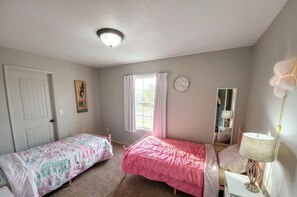4 bedrooms, WiFi, bed sheets