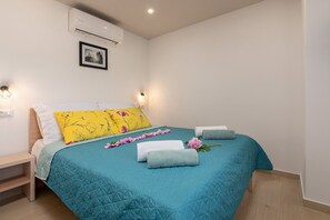2 bedrooms, in-room safe, iron/ironing board, WiFi