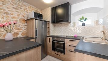 Fridge, microwave, oven, dishwasher