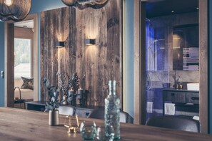 Deluxe-lejlighed (5, incl. cleaning fee 160 EUR) | Opholdsområde | Smart-tv, gulvvarme
