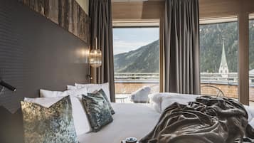 2 bedrooms, in-room safe, blackout drapes, soundproofing