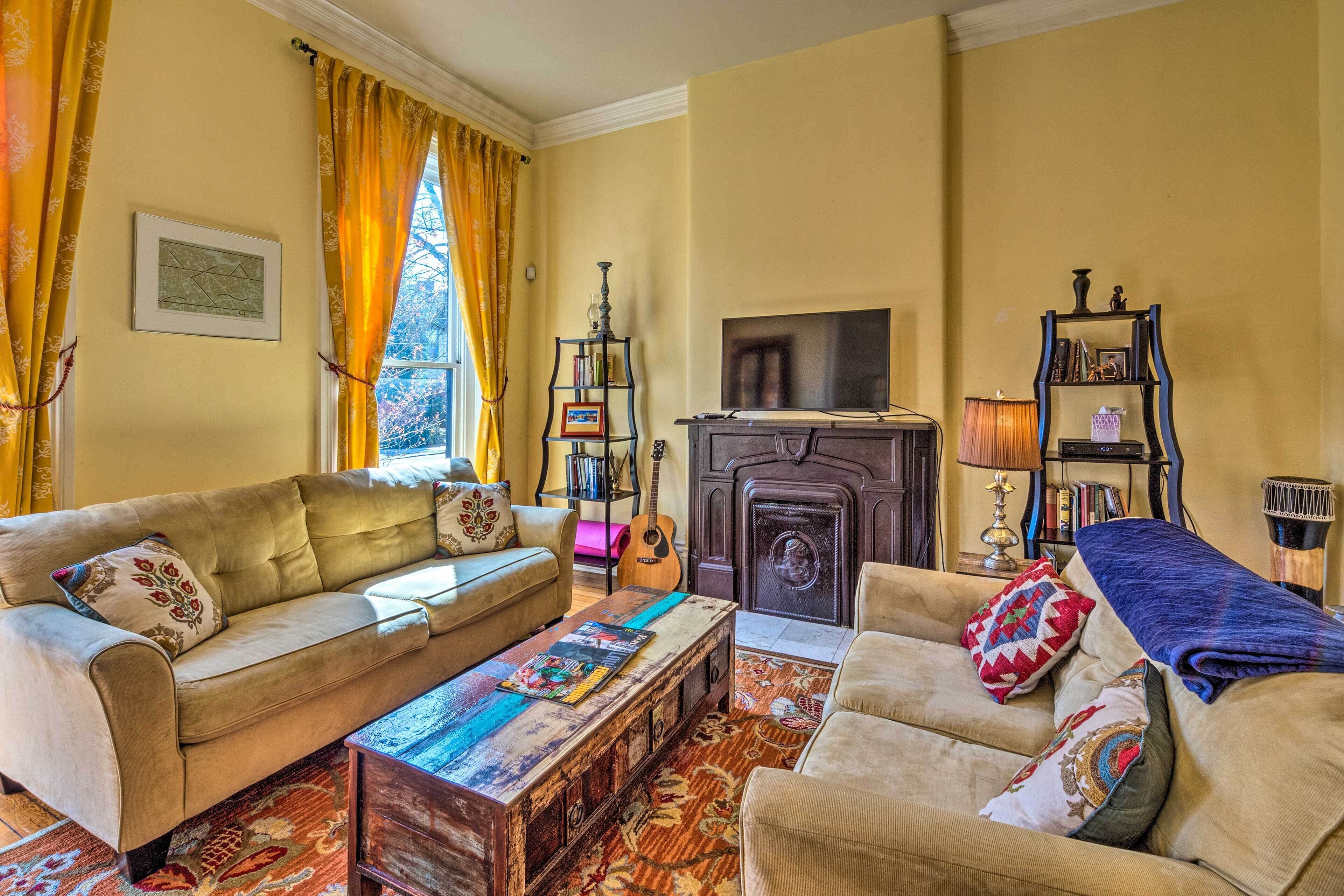 Historic Victorian Home: 3 Mi to Churchill Downs!