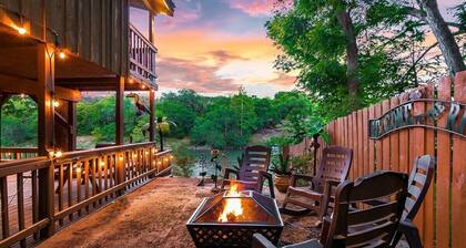 River Front With Amazing Views Large Decks BBQ Pit Fire Pit