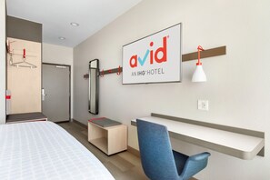 Premium bedding, in-room safe, iron/ironing board, free WiFi - avid hotel Fresnillo by IHG (Fresnillo)