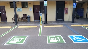 Electric vehicle charging station - Country Plaza Queanbeyan (Crestwood)