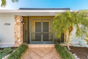 Exterior detail - 4 BR/3 BA Including Separate Guest Suite, Heated Pool & Spa! (Marco Island)