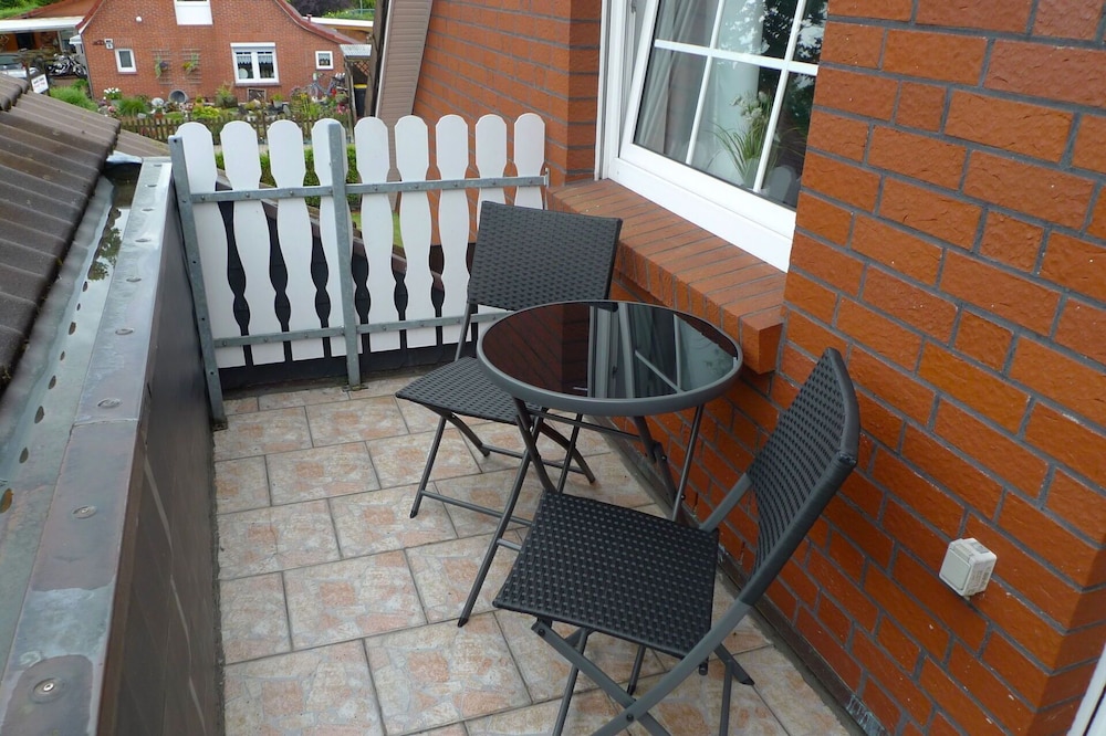 Lovely apartment for 4 guests with WIFI, TV, balcony and parking