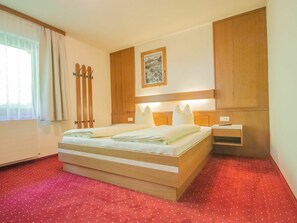 5 عدّة غرف نوم وسرير سفر وواي فاي مجانًا