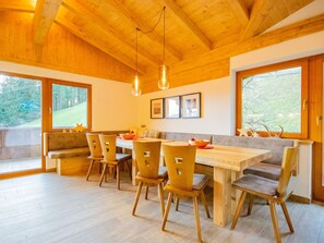 تناول الطعام