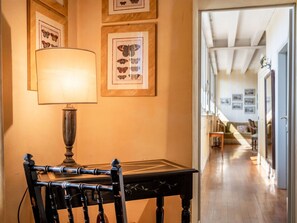 Interior - Stunning private villa for 10 guests with private pool, WIFI, TV and patio (Tortona)