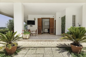 Front of property - La Villa - Luxury Home (Configni)