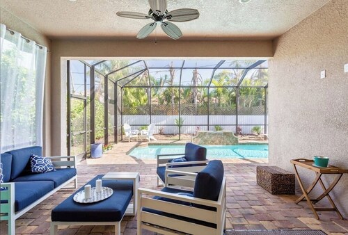 833 Naples Oasis: Heated Pool, Steps to Beach!