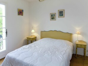 3 bedrooms, WiFi, bed sheets
