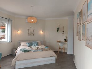 4 bedrooms, WiFi, bed sheets