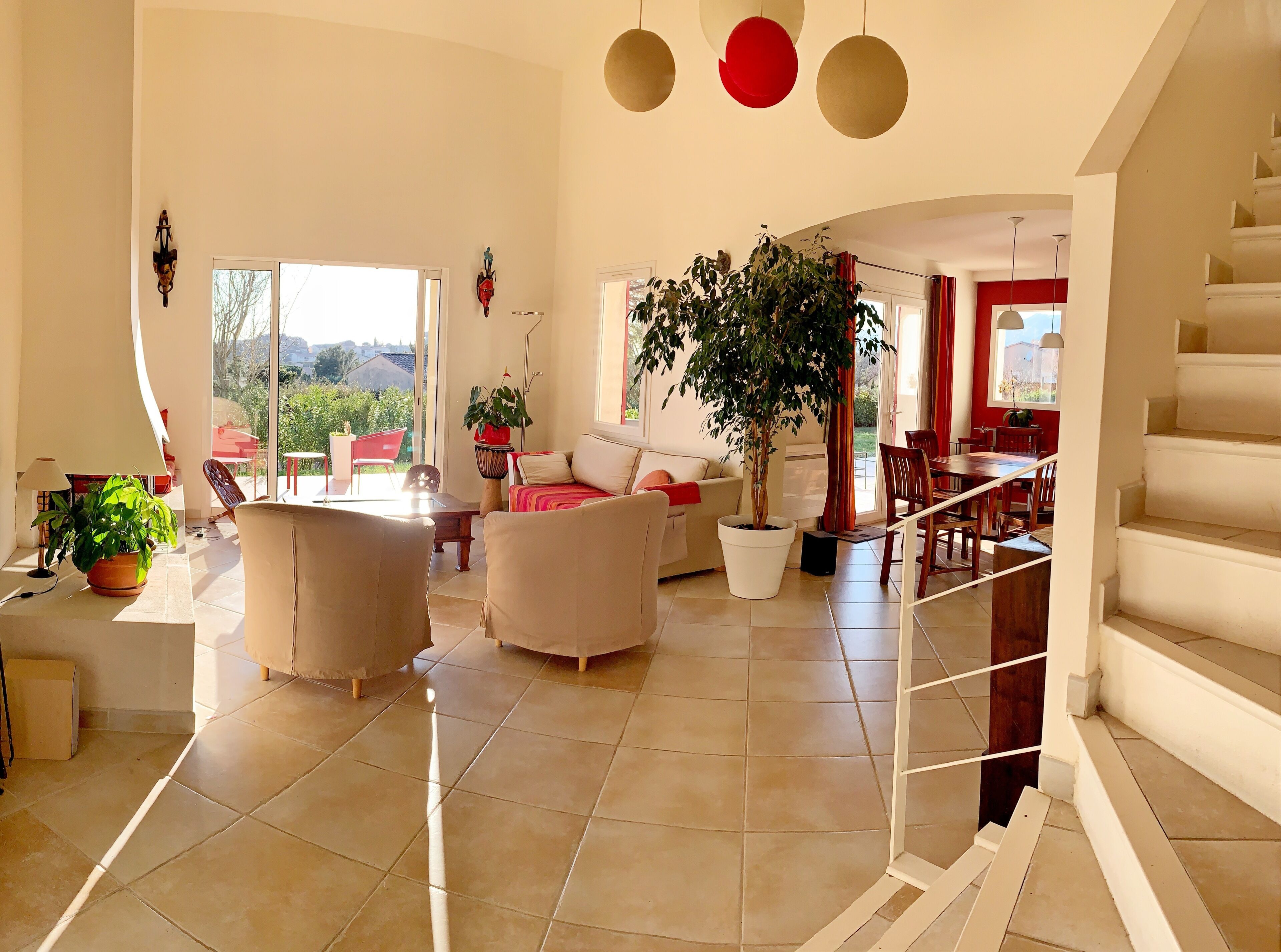 Villa with secure heated pool, beautiful views, near Aix en Provence