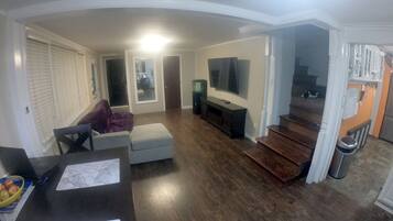 Smart TV, Netflix, books, streaming services