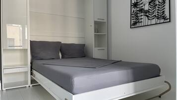 Luxury Studio Suite, Non Smoking, Lake View | Premium bedding, down comforters, pillowtop beds, blackout drapes