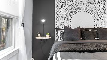 4 bedrooms, desk, iron/ironing board, travel crib