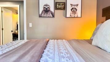 4 bedrooms, desk, iron/ironing board, travel crib