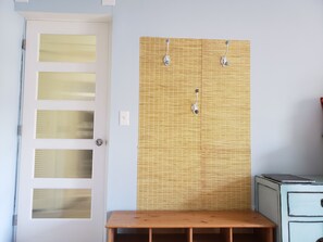 Interior - 1200 sql fully remodeled, wifi, 5 min walking distance to TH, big quiet patio   (Sedona)