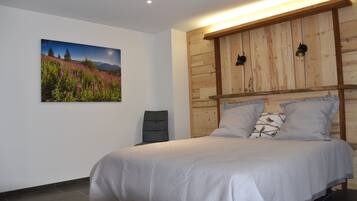 5 bedrooms, iron/ironing board, travel cot, free WiFi