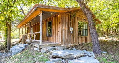 Jack's Bend~ A Guest Cottage ON Sylamore Creek
