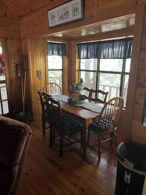 Dining - Cozy, Secluded, Log Cabin (Morgan)