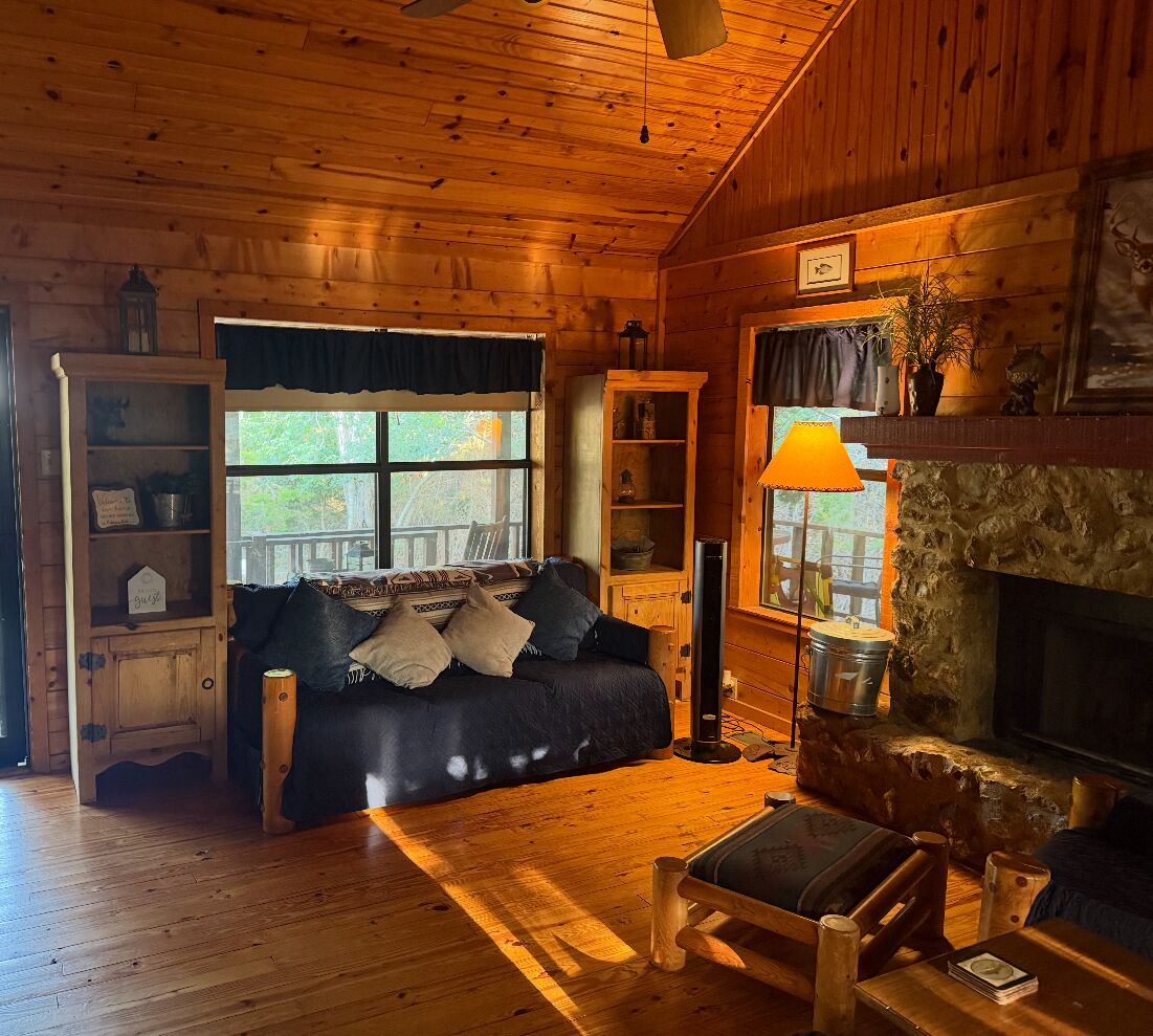 Smart-TV, Kamin, DVD-Player, Stereoanlage