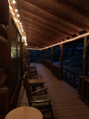Terrace/patio - Cozy, Secluded, Log Cabin (Morgan)